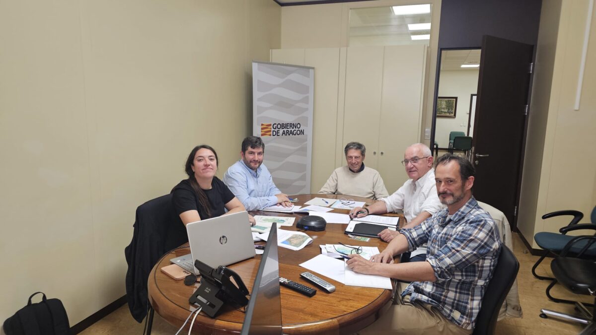 Un momento de la reunión que mantuvieron FARCAZA, el Gobierno de Aragón y Ebronatura por la perdiz roja